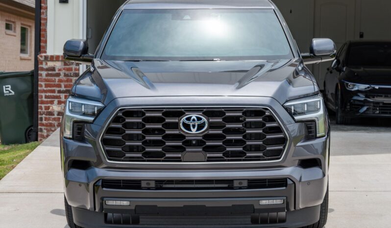 								2023 Toyota Sequoia Platinum 4×4 full									