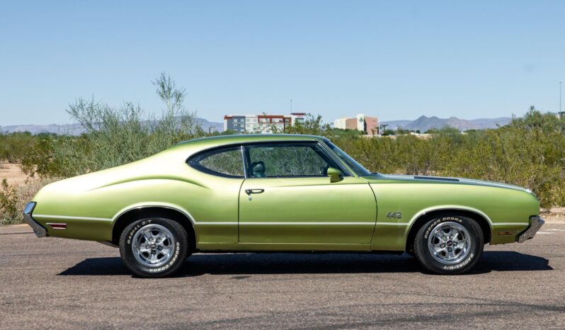 								1972 Oldsmobile 442 Coupe full									