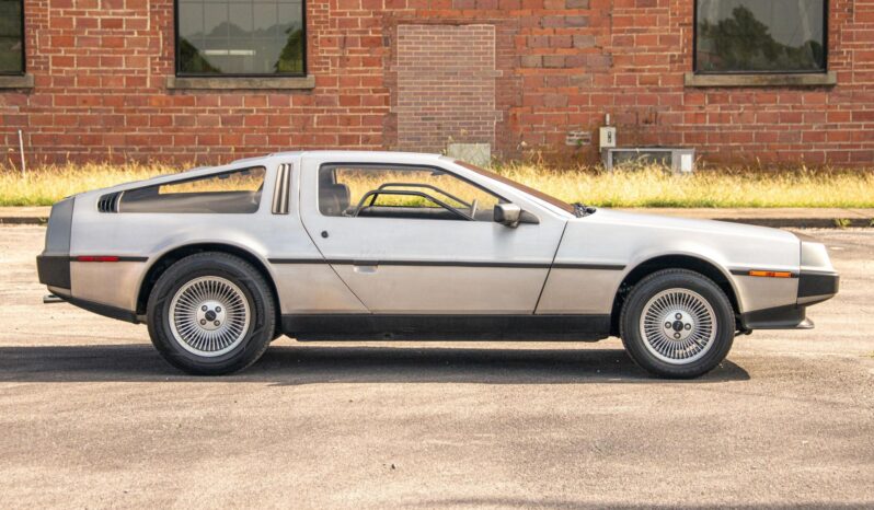 								1981 DeLorean DMC-12 full									