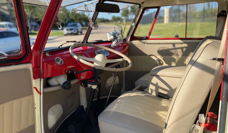 								1974 Volkswagen Type 2 Kombi 15-Window full									