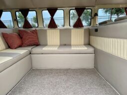 										1974 Volkswagen Type 2 Kombi 15-Window full									