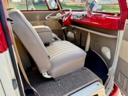 										1974 Volkswagen Type 2 Kombi 15-Window full									