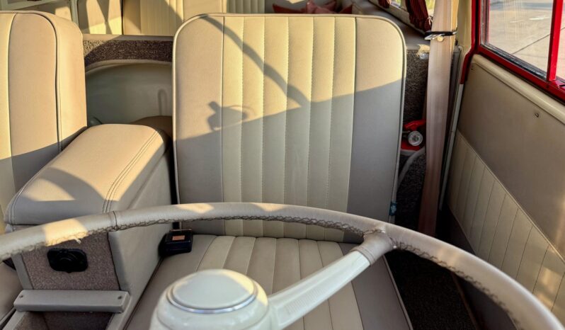 								1974 Volkswagen Type 2 Kombi 15-Window full									