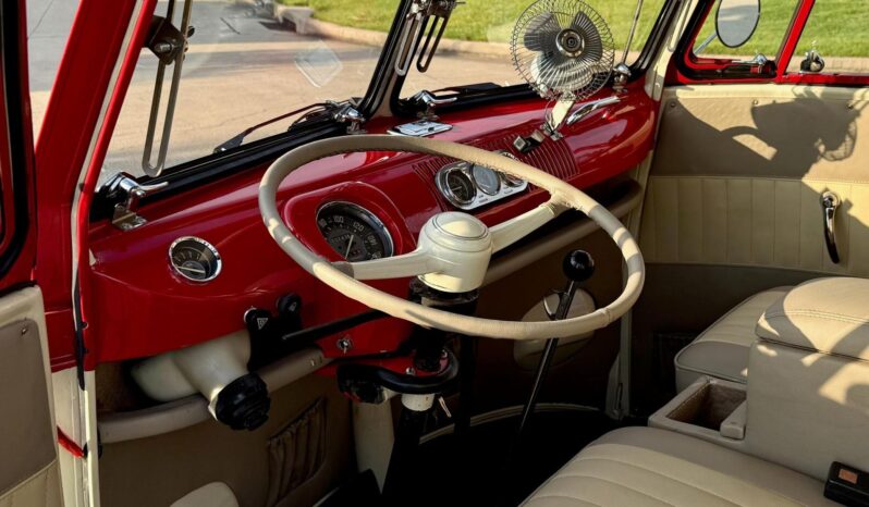 								1974 Volkswagen Type 2 Kombi 15-Window full									