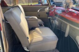 										1974 Volkswagen Type 2 Kombi 15-Window full									