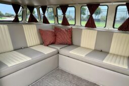 										1974 Volkswagen Type 2 Kombi 15-Window full									