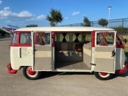 										1974 Volkswagen Type 2 Kombi 15-Window full									