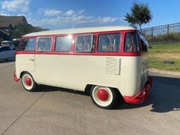 										1974 Volkswagen Type 2 Kombi 15-Window full									