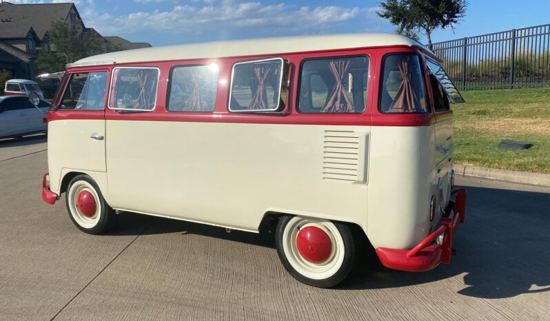 								1974 Volkswagen Type 2 Kombi 15-Window full									