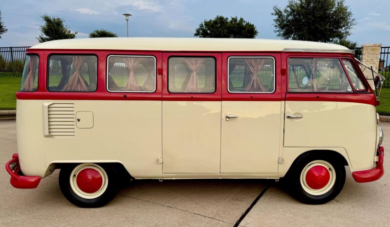 								1974 Volkswagen Type 2 Kombi 15-Window full									