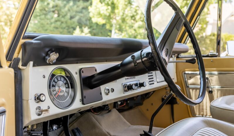 								1975 Ford Bronco 4WD full									