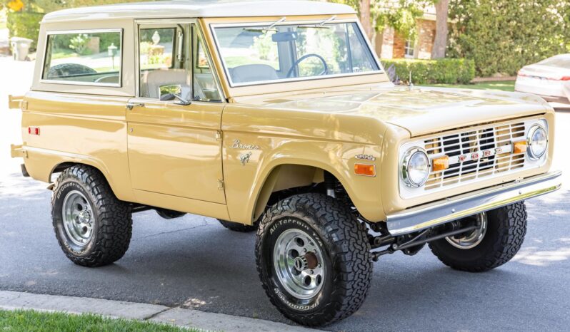 								1975 Ford Bronco 4WD full									
