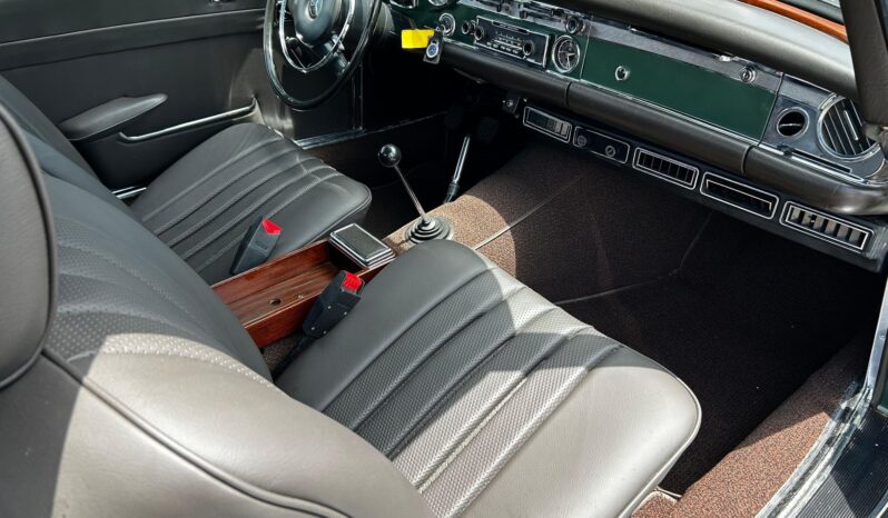 								1969 Mercedes-Benz 280SL full									