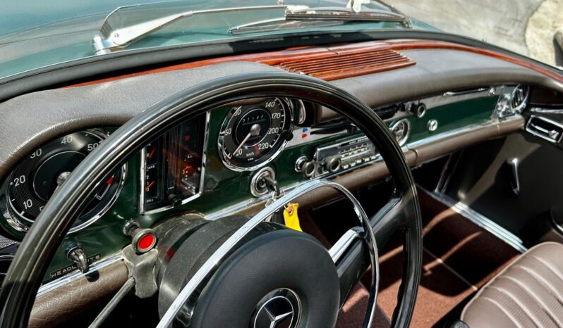 								1969 Mercedes-Benz 280SL full									