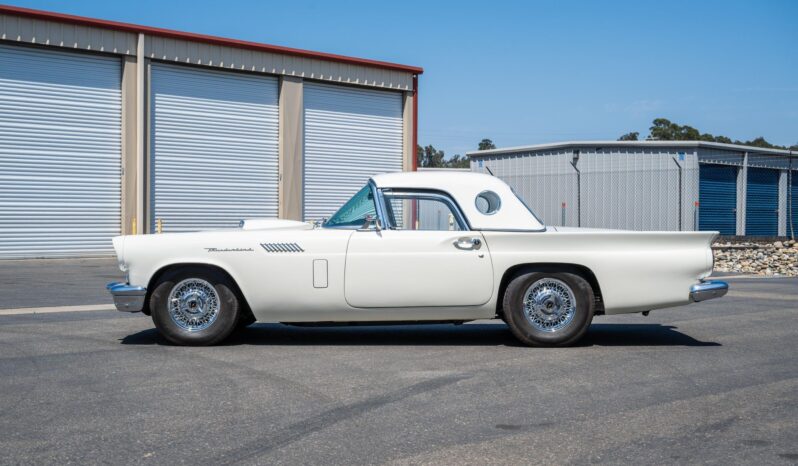 								1957 Ford Thunderbird full									