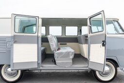 										1960 Volkswagen Type 2 11-Window Bus full									