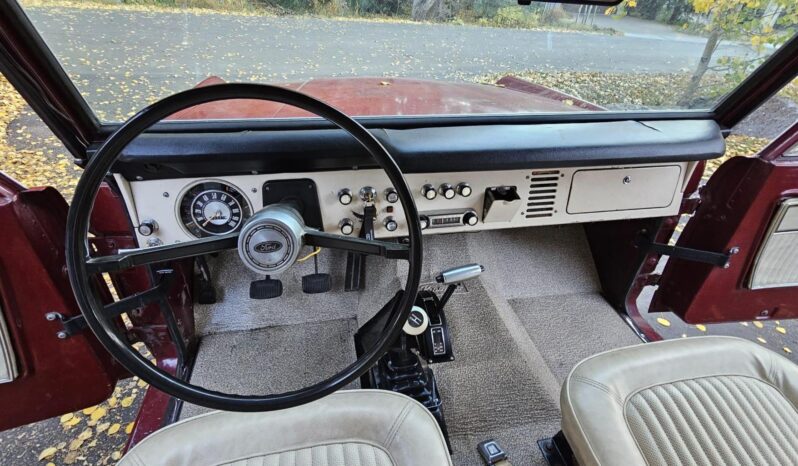 								1971 Ford Bronco Sport full									