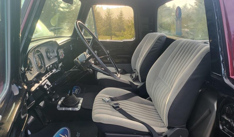 								1966 Ford F-250 4×4 full									