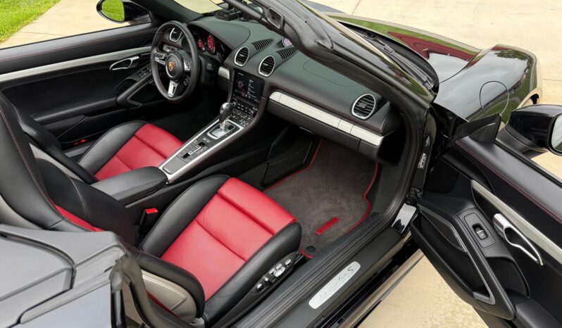 								2022 Porsche 718 Boxster S full									