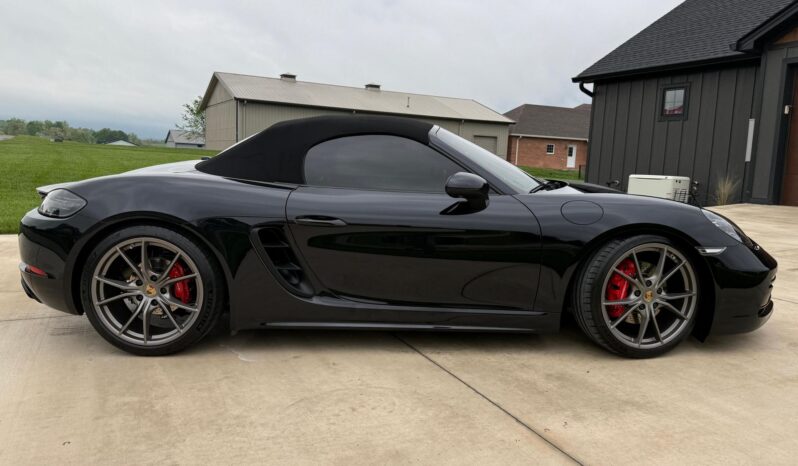 								2022 Porsche 718 Boxster S full									