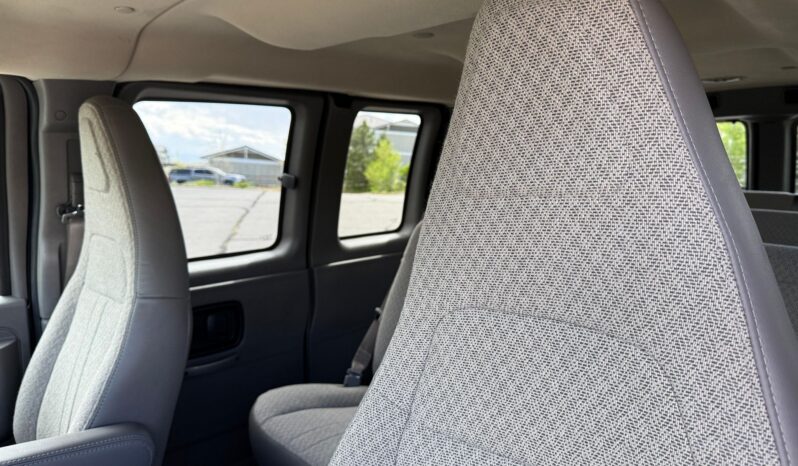 								2024 GMC Savana LT 3500 full									