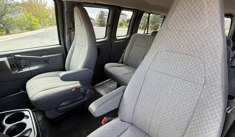 								2024 GMC Savana LT 3500 full									