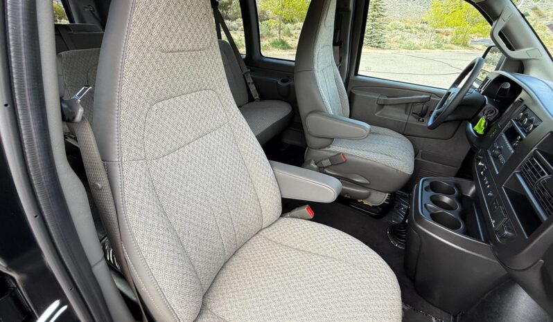 								2024 GMC Savana LT 3500 full									