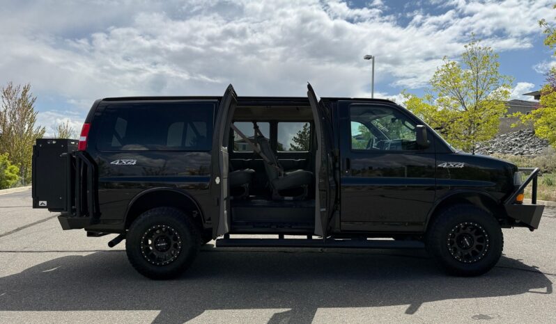 								2024 GMC Savana LT 3500 full									