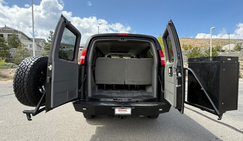 								2024 GMC Savana LT 3500 full									