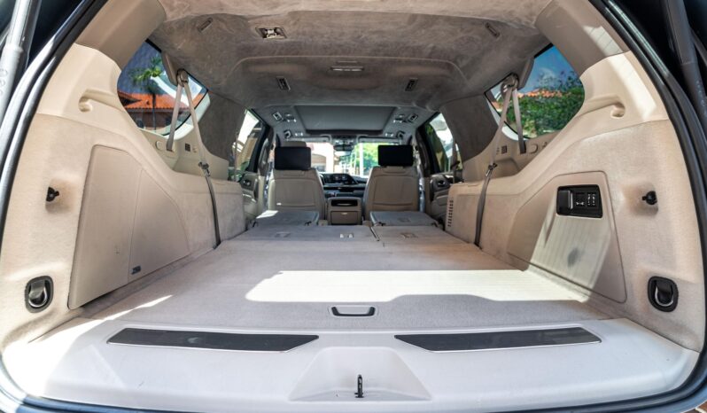 								2022 Cadillac Escalade ESV 4WD Platinum full									