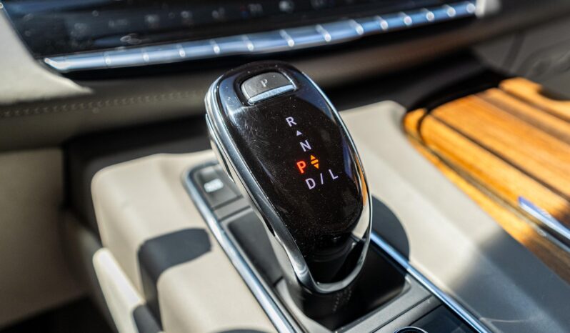 								2022 Cadillac Escalade ESV 4WD Platinum full									