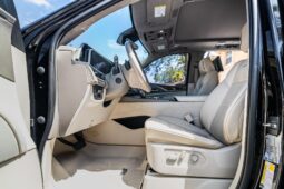 										2022 Cadillac Escalade ESV 4WD Platinum full									