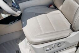 										2022 Cadillac Escalade ESV 4WD Platinum full									