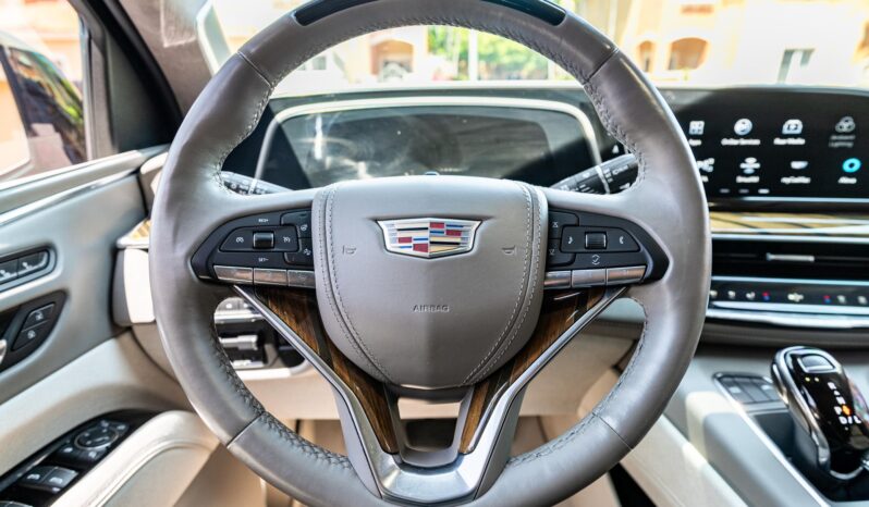 								2022 Cadillac Escalade ESV 4WD Platinum full									