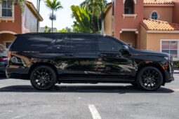 										2022 Cadillac Escalade ESV 4WD Platinum full									