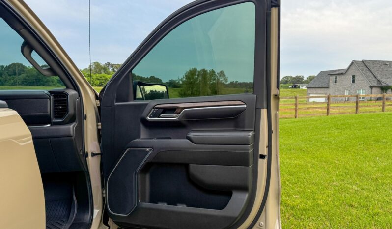 								2022 Chevrolet Silverado 1500 LT Trail Boss 4×4 full									