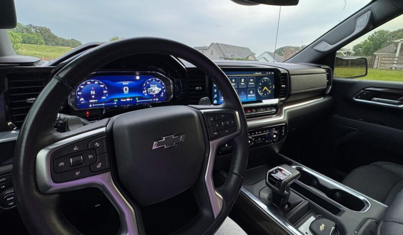 								2022 Chevrolet Silverado 1500 LT Trail Boss 4×4 full									