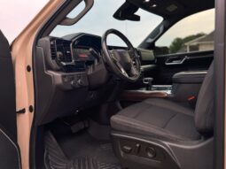 										2022 Chevrolet Silverado 1500 LT Trail Boss 4×4 full									