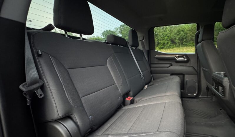 								2022 Chevrolet Silverado 1500 LT Trail Boss 4×4 full									