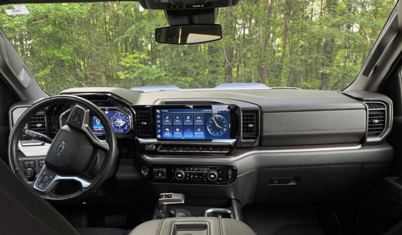 								2022 Chevrolet Silverado 1500 LT Trail Boss 4×4 full									