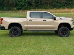 										2022 Chevrolet Silverado 1500 LT Trail Boss 4×4 full									