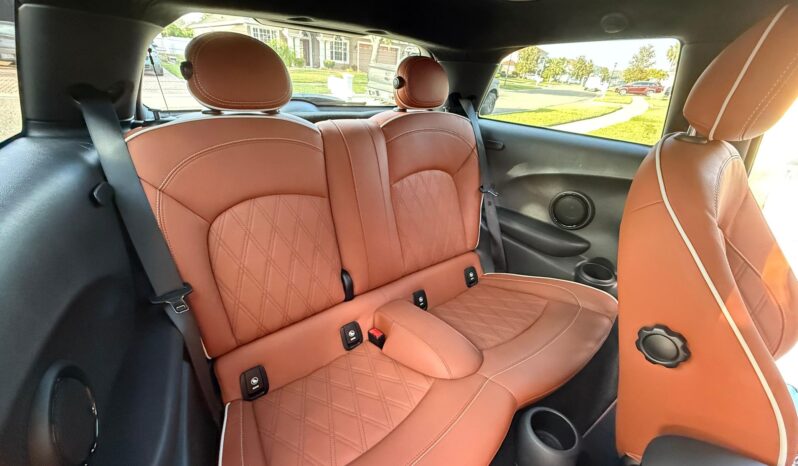 								2024 Mini Cooper S Hardtop full									