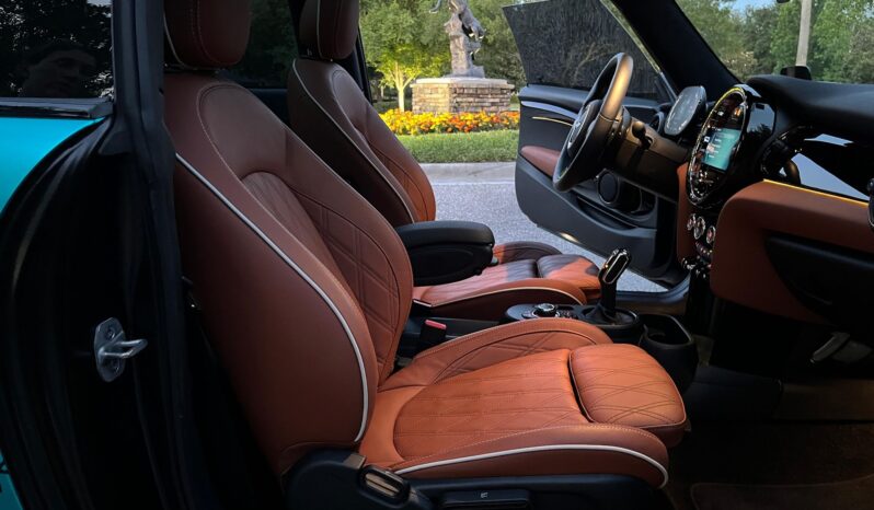 								2024 Mini Cooper S Hardtop full									