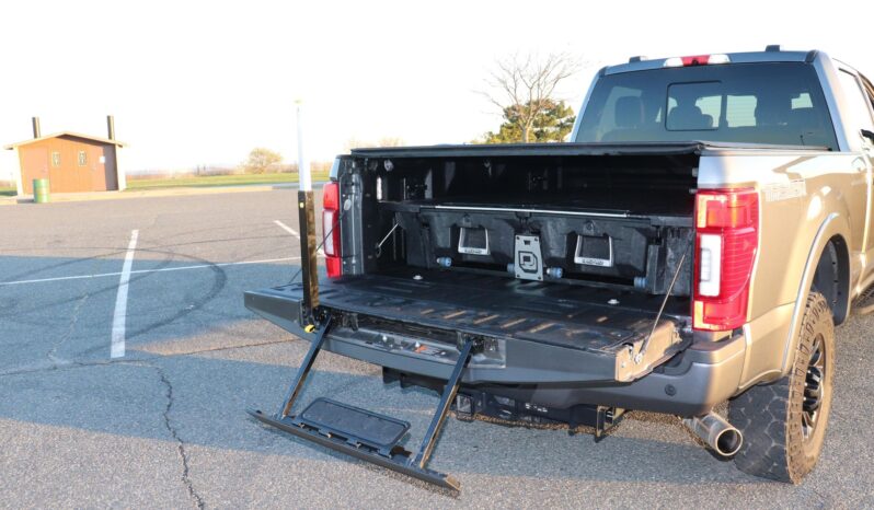 								2022 Ford F-250 Super Duty Lariat Tremor 4×4 full									