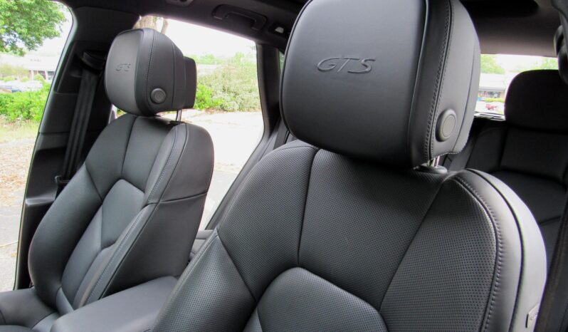 								2022 Porsche Macan GTS full									