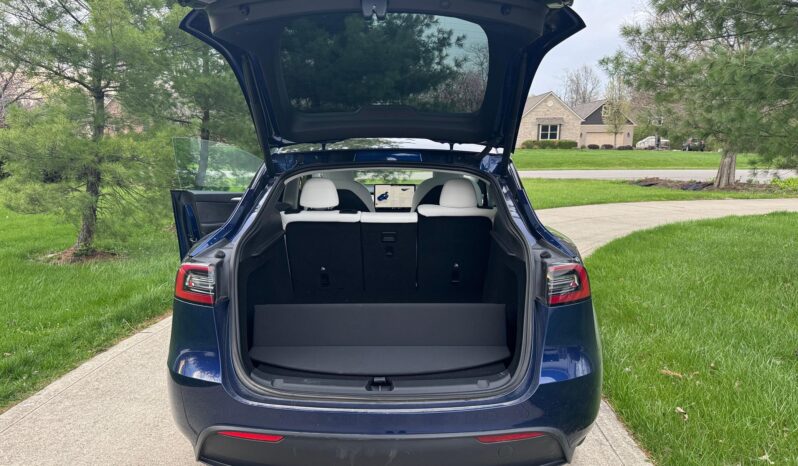								2023 Tesla Model Y Long Range AWD full									