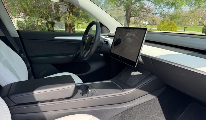 								2023 Tesla Model Y Long Range AWD full									