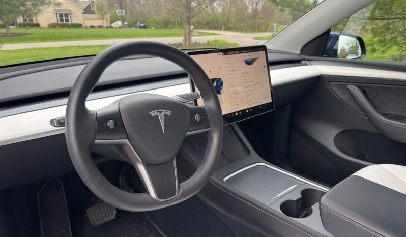 								2023 Tesla Model Y Long Range AWD full									