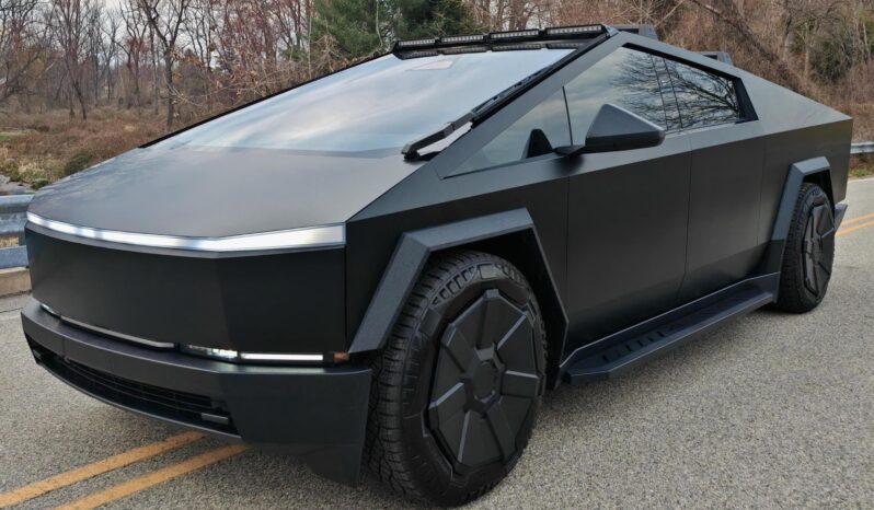 								2024 Tesla Cybertruck full									