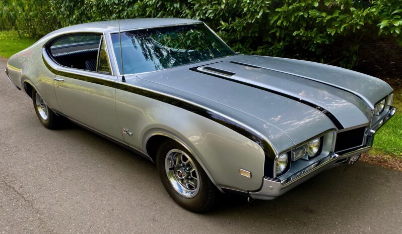 								1968 Oldsmobile Hurst Holiday Coupe full									